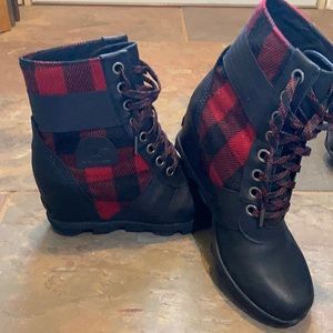 WOMEN'S LEXIE™ WEDGE BOOT